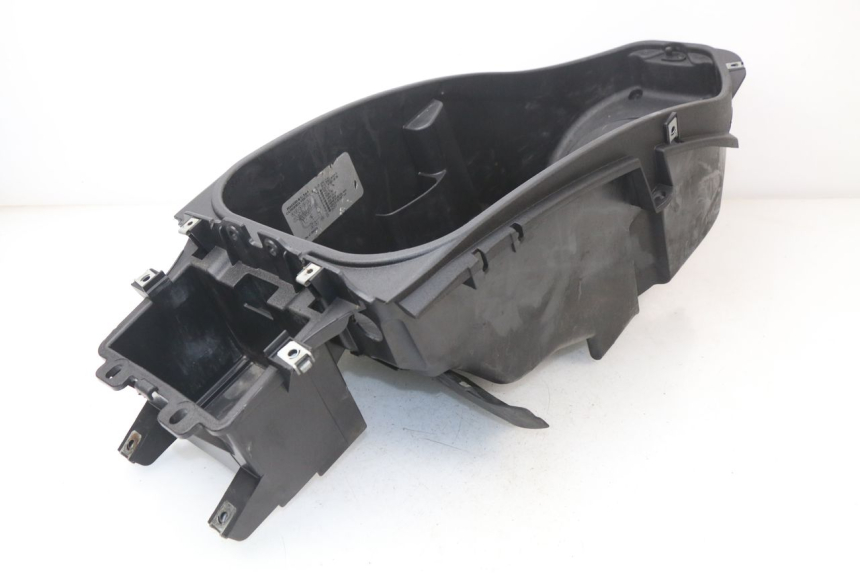 photo de UNDERSEAT STORAGE PIAGGIO BEVERLY 125 (1998 - 2005)