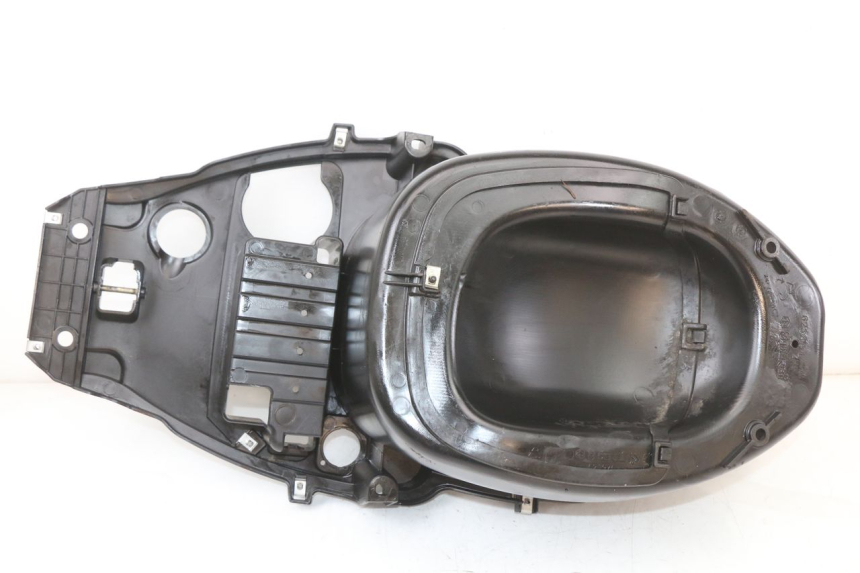 photo de UNDERSEAT STORAGE PIAGGIO FLY 2T 50 (2004 - 2017)