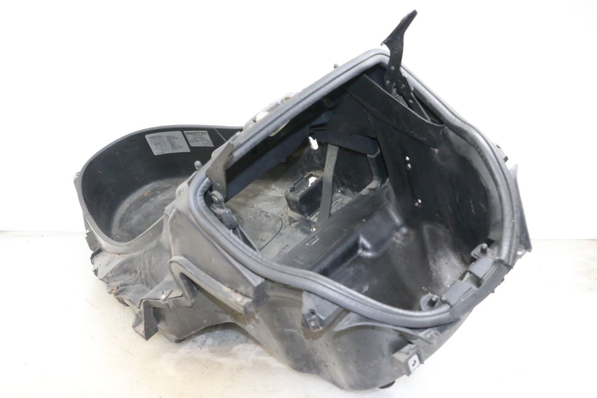 photo de UNDERSEAT STORAGE PIAGGIO MP3 125 (2006 - 2014)