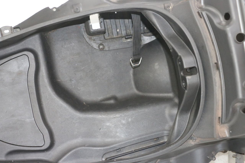 photo de SEAT STORAGE BOX PIAGGIO MP3 LT 400 (2007 - 2012)