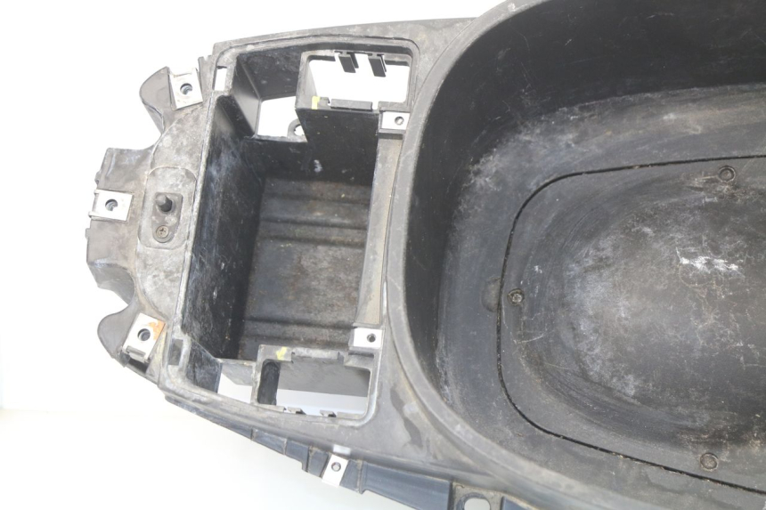 photo de SEAT STORAGE BOX PIAGGIO X8 125 (2004 - 2007)