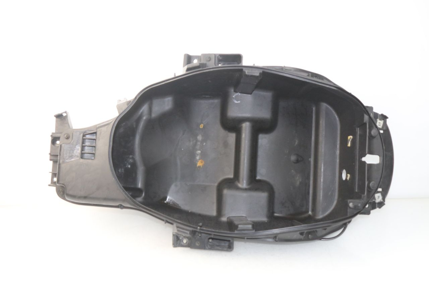 photo de UNDERSEAT STORAGE PEUGEOT SATELIS 500 (2007 - 2013)