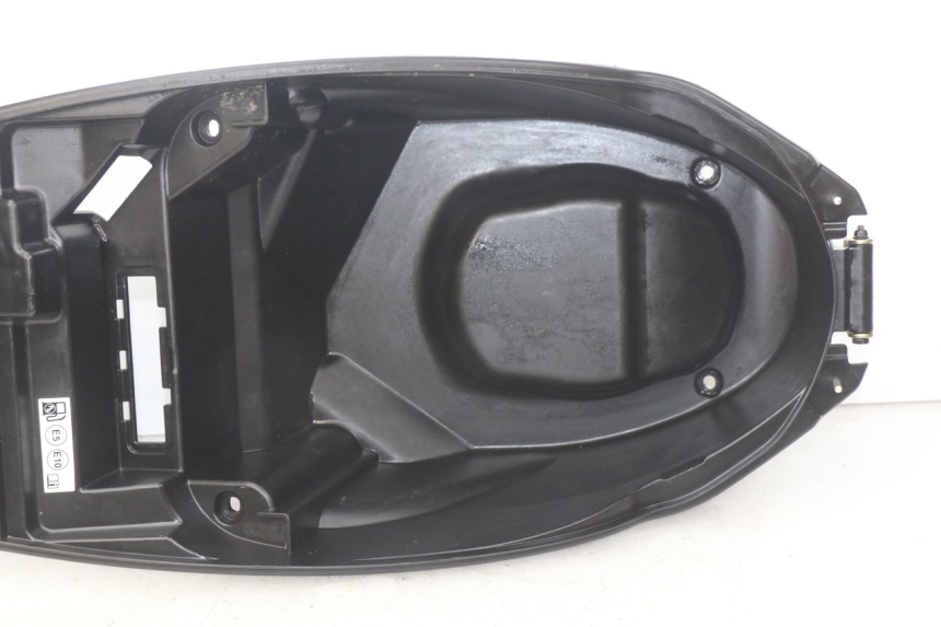 photo de UNDERSEAT STORAGE PEUGEOT STREETZONE 4T 50 (2018 - 2023)