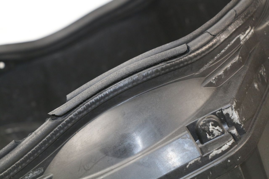 photo de UNDERSEAT STORAGE SUZUKI UH BURGMAN 125 (2002 - 2006)