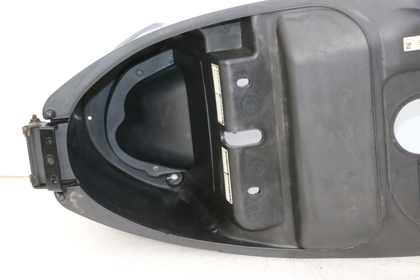 photo de UNDERSEAT STORAGE PEUGEOT TWEET PRO CARGO 50 (2018 - 2020)