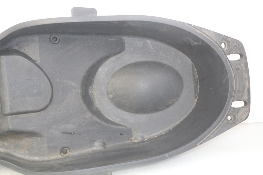photo de SEAT STORAGE BOX YAMAHA XMAX X-MAX 125 (2006 - 2009) - Surface and material condition