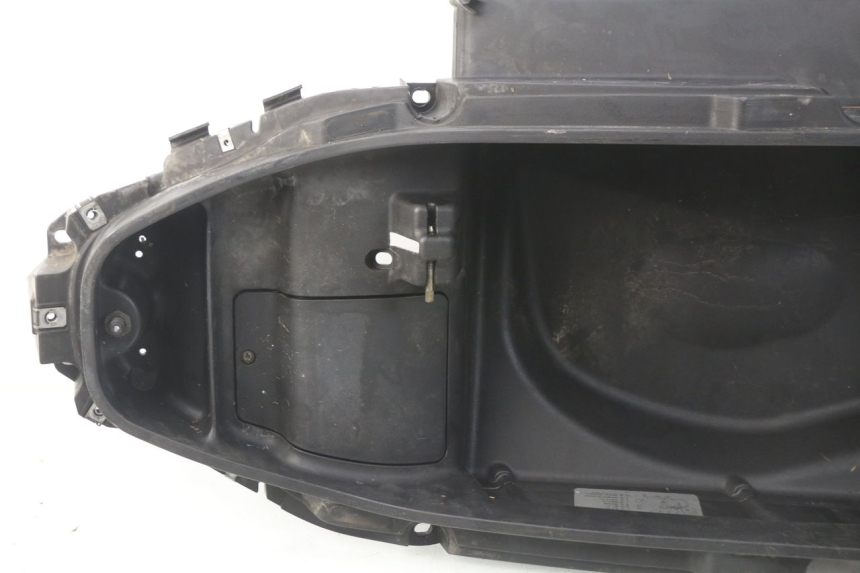 photo de UNDERSEAT STORAGE PIAGGIO X9 EVOLUTION 125 (2003 - 2007)