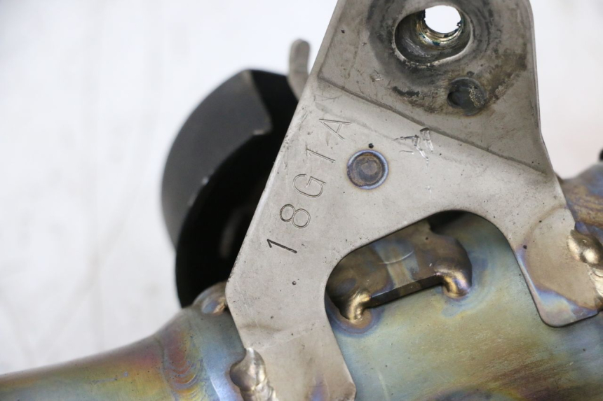 photo de EXHAUST PIPE SUZUKI GSXR GSX-R 1000 (2003 - 2004) - Technical close-up