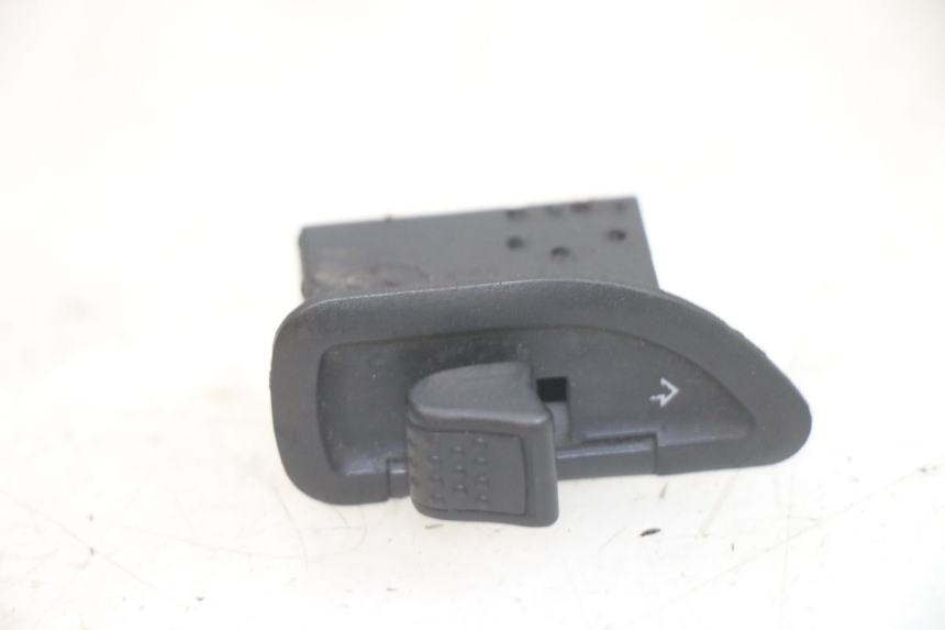 photo de TURN SIGNAL SWITCH APRILIA SR 2T 50 (2012 - 2017)