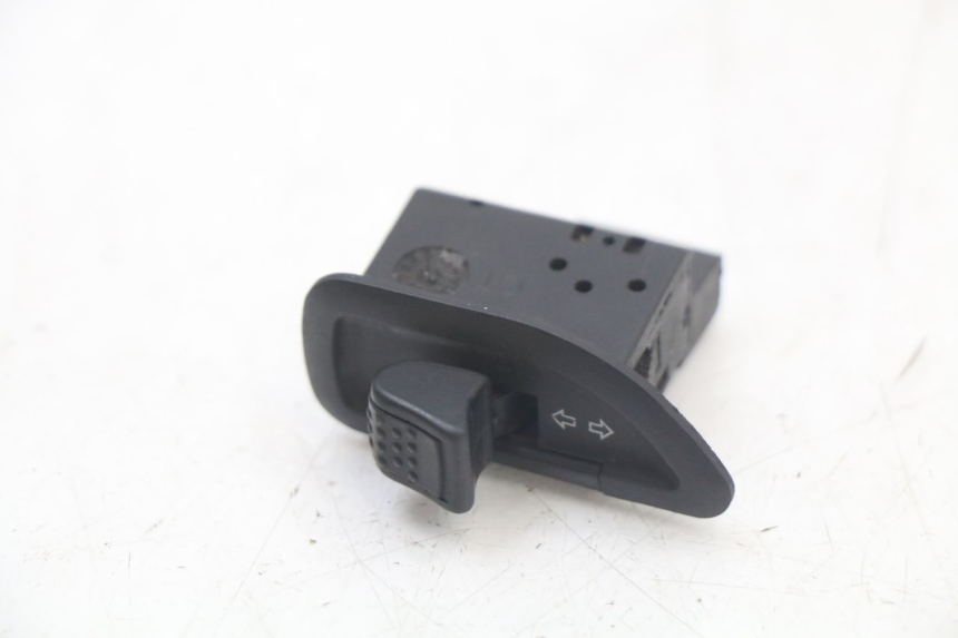 photo de TURN SIGNAL SWITCH APRILIA SR MOTARD 50 (2012 - 2018)