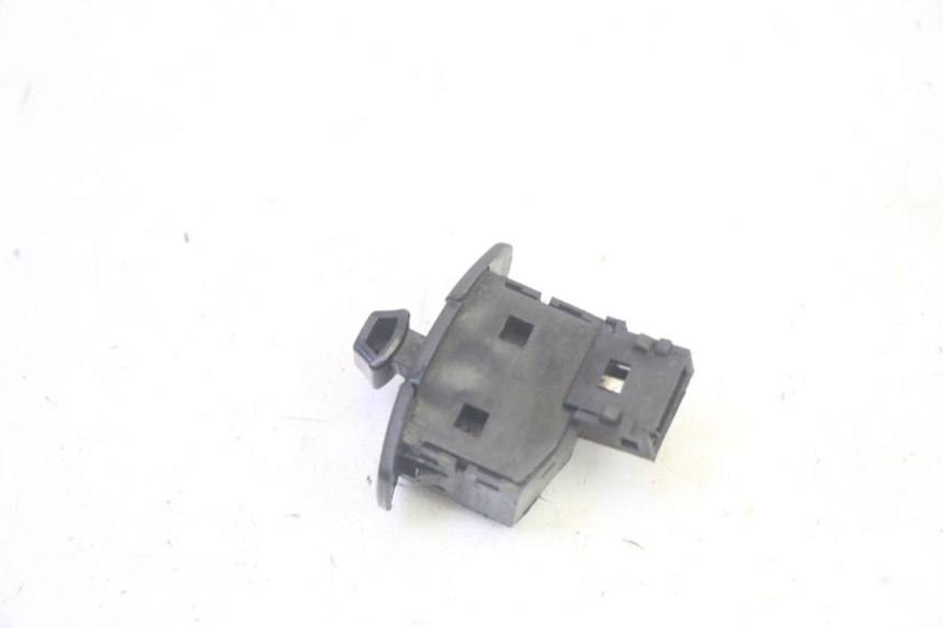 photo de TURN SIGNAL SWITCH PEUGEOT DJANGO 4T 50 (2014 - 2019) - Zoom on usage condition