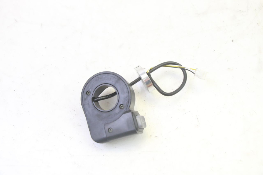 photo de TURN SIGNAL SWITCH SEGWAY NINEBOT F65I 1