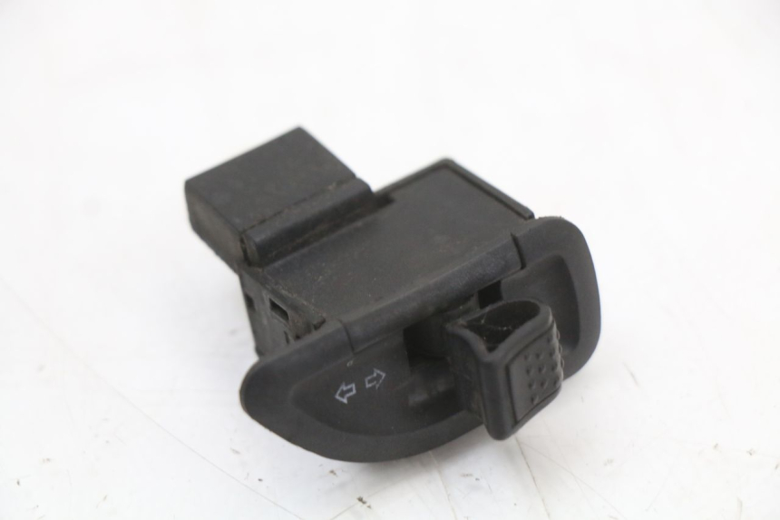 photo de TURN SIGNAL SWITCH PIAGGIO FLY 2T 50 (2004 - 2017) - Main view