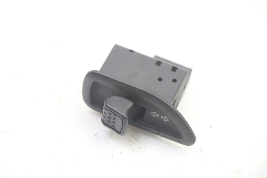 photo de TURN SIGNAL SWITCH GILERA STALKER 50 (1997 - 2005)