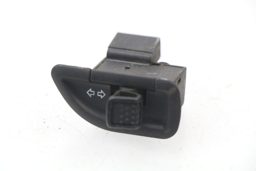 photo de TURN SIGNAL SWITCH PIAGGIO LIBERTY 4T 50 (2009 - 2015)