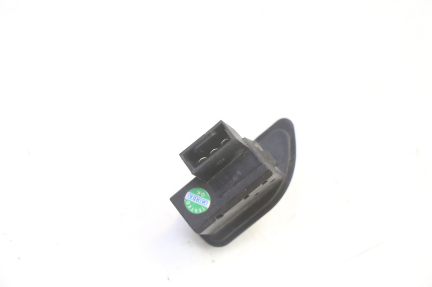 photo de TURN SIGNAL SWITCH PIAGGIO MP3 RL 250 (2007 - 2010)