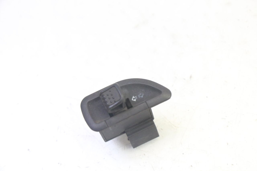 photo de TURN SIGNAL SWITCH PIAGGIO MP3 RL 250 (2007 - 2010)