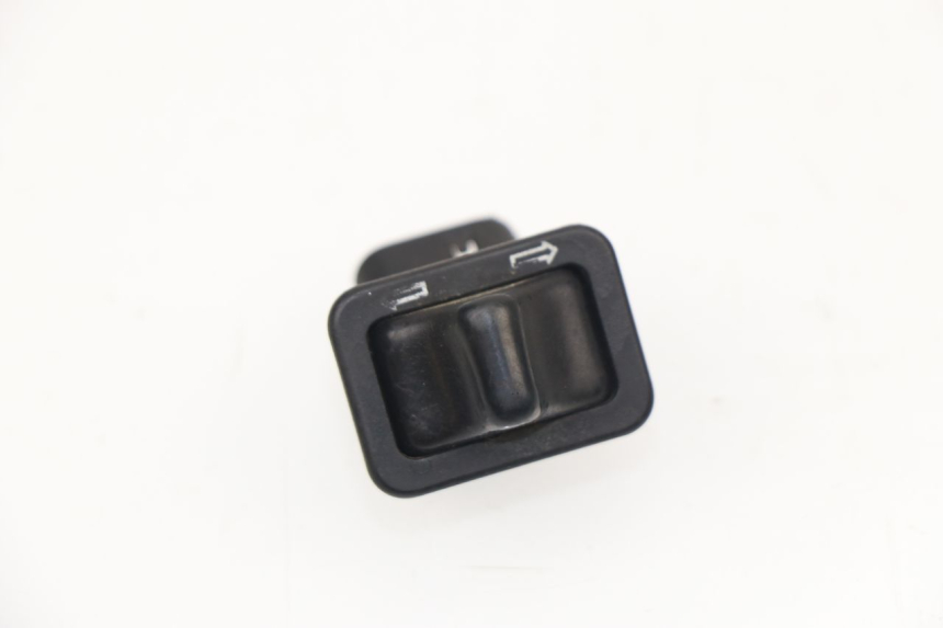 photo de TURN SIGNAL SWITCH GILERA STORM 50 (1993 - 1997)