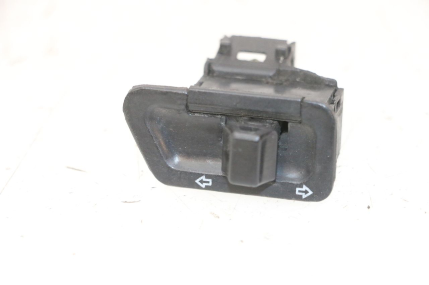photo de TURN SIGNAL SWITCH SYM FIDDLE 3 III 50 (2014 - 2020)