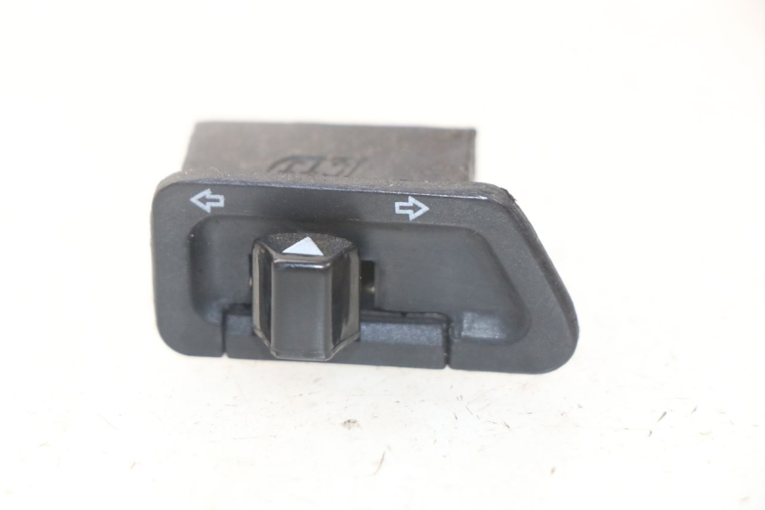 photo de TURN SIGNAL SWITCH SYM ORBIT III 3 4T 50 (2018 - 2021)