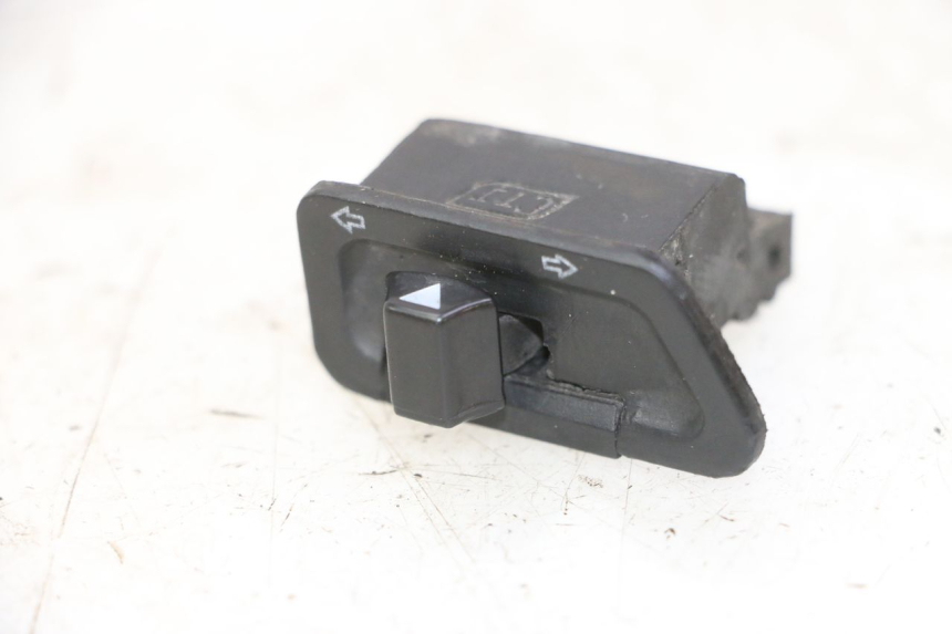 photo de TURN SIGNAL SWITCH PEUGEOT TWEET 4T 50 (2018 - 2020)