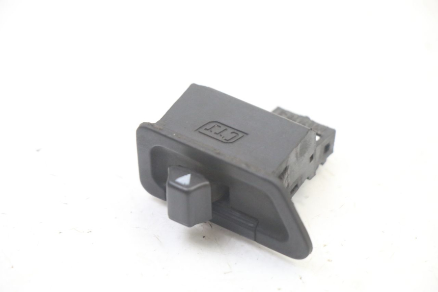 photo de TURN SIGNAL SWITCH PEUGEOT TWEET PRO CARGO 50 (2018 - 2020)