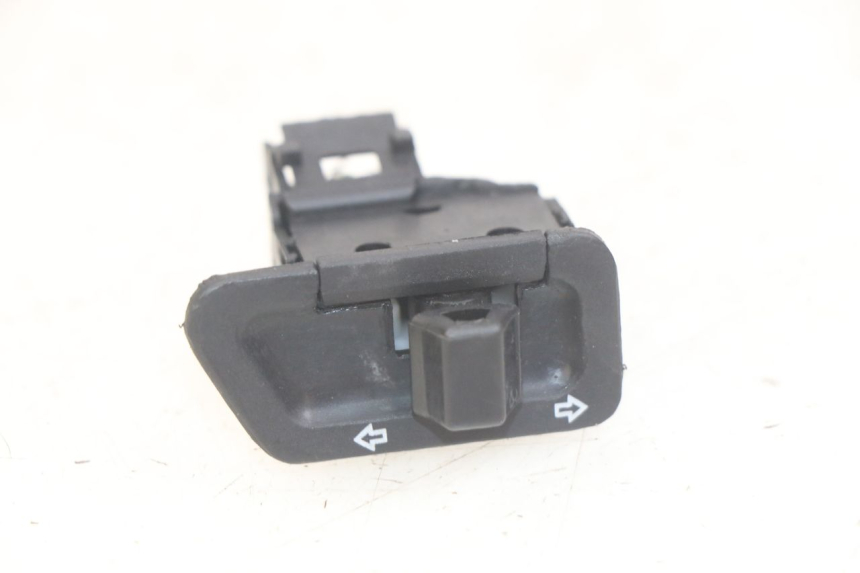 photo de TURN SIGNAL SWITCH PEUGEOT TWEET 125 (2018 - 2021)