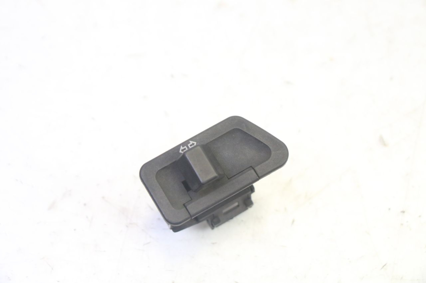photo de TURN SIGNAL SWITCH YAMAHA X-MAX XMAX 250 (2006 - 2009)