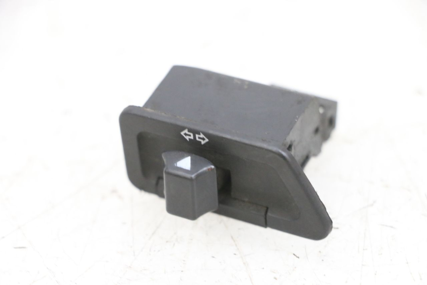 photo de TURN SIGNAL SWITCH YAMAHA XMAX X-MAX 125 (2006 - 2009) - Main view
