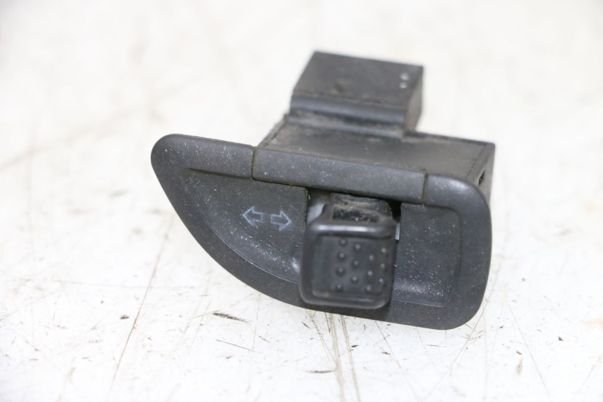 photo de TURN SIGNAL SWITCH PIAGGIO X8 125 (2004 - 2007) - Main view
