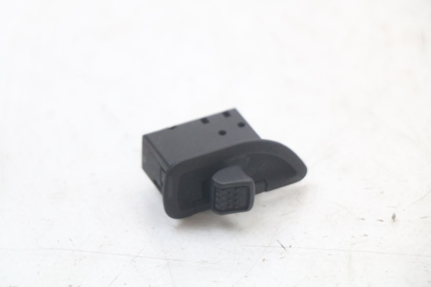 photo de TURN SIGNAL SWITCH PIAGGIO XEVO - X EVO 125 (2007 - 2016) - Main view