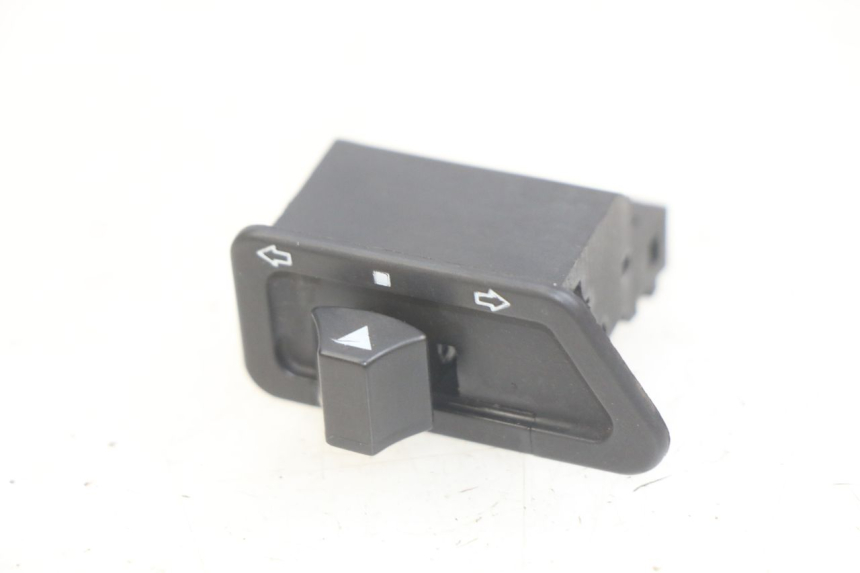 photo de TURN SIGNAL SWITCH YIYING YY125T 125 (2006 - 2014)