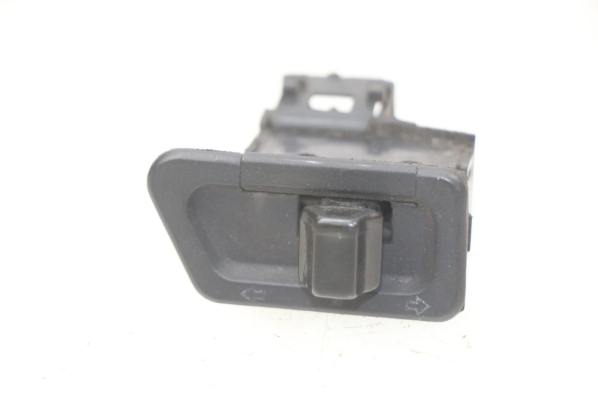 photo de TURN SIGNAL SWITCH YIYING YY50QT-10 50 (2007 - 2022)