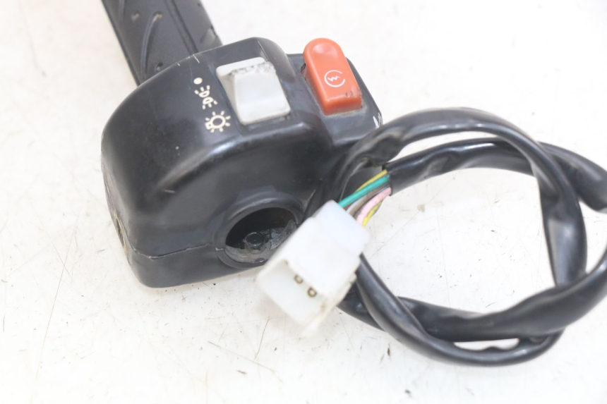 photo de RIGHT HANDLEBAR SWITCH KYMCO AGILITY NAKED RENOUVO 2T 50 (2011 - 2018)