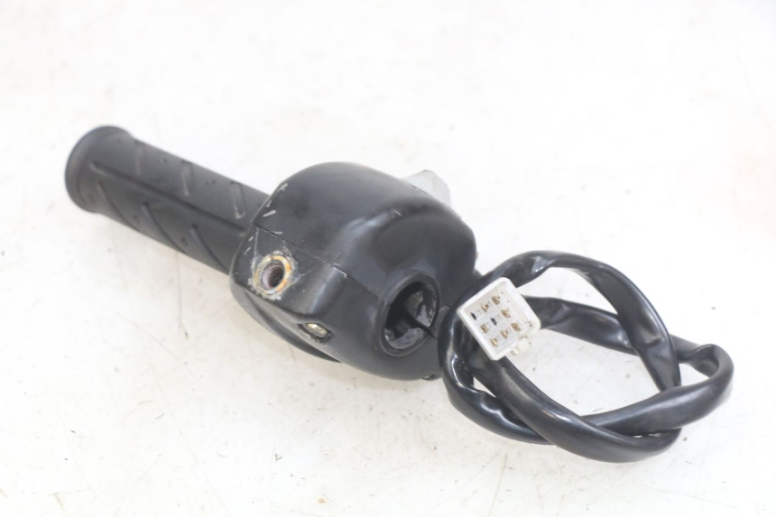 photo de RIGHT HANDLEBAR SWITCH KYMCO AGILITY NAKED RENOUVO 2T 50 (2011 - 2018)