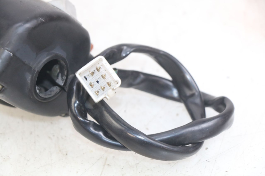 photo de RIGHT HANDLEBAR SWITCH KYMCO AGILITY NAKED RENOUVO 2T 50 (2011 - 2018)
