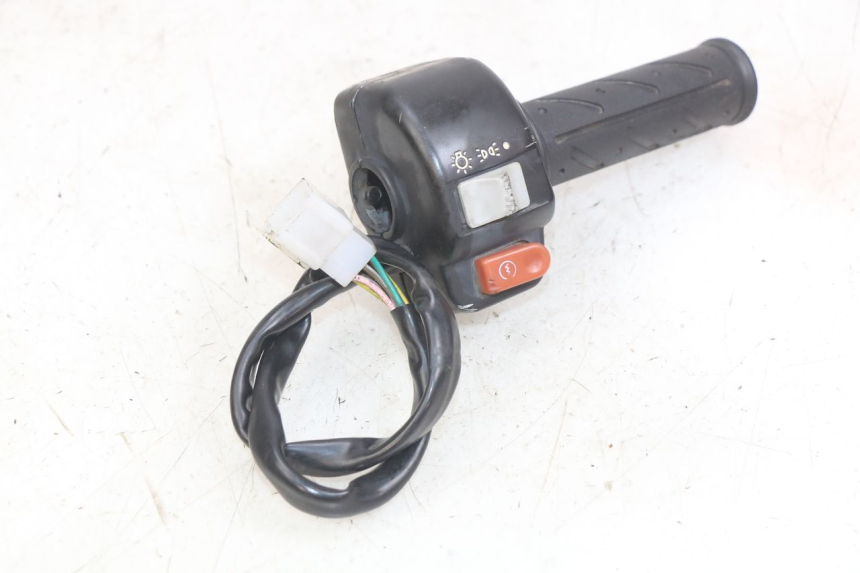 photo de RIGHT HANDLEBAR SWITCH KYMCO AGILITY NAKED RENOUVO 2T 50 (2011 - 2018)