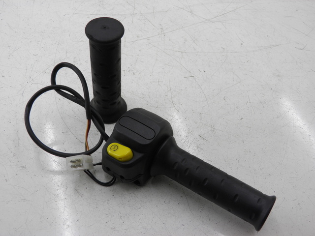 photo de RIGHT HANDLEBAR SWITCH APRILIA SCARABEO 100 (2003 - 2012)