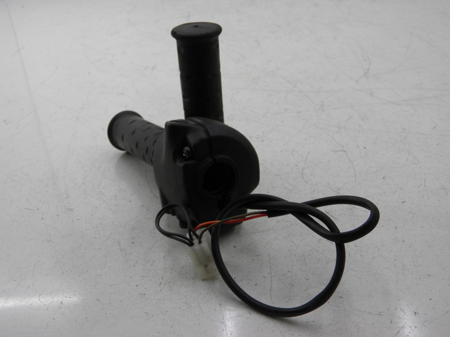 photo de RIGHT HANDLEBAR SWITCH APRILIA SCARABEO 100 (2003 - 2012)