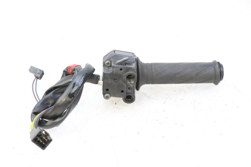photo de RIGHT HANDLEBAR SWITCH SUZUKI BURGMAN 125 (2007 - 2014)