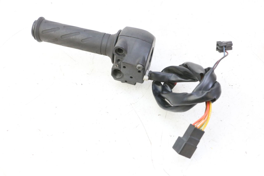 photo de RIGHT HANDLEBAR SWITCH SUZUKI BURGMAN 125 (2007 - 2014)