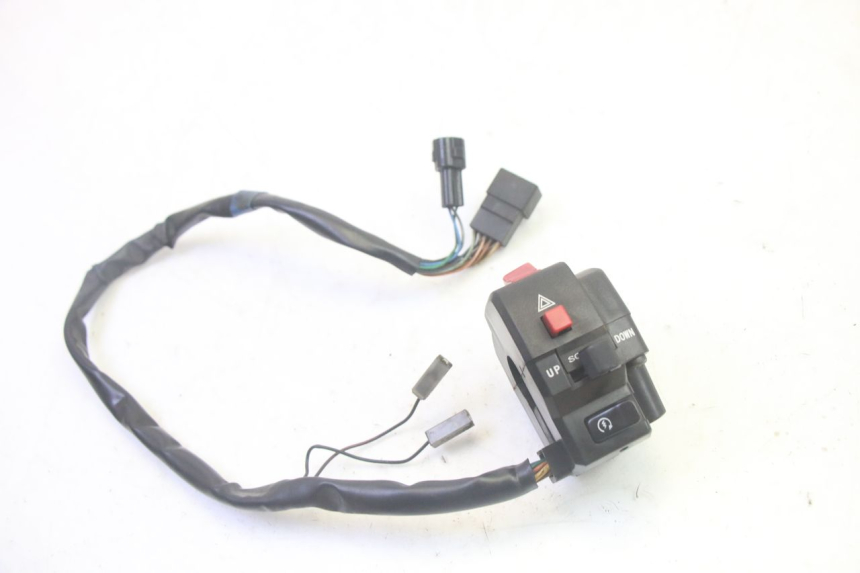 photo de RIGHT SWITCH SUZUKI BURGMAN EXECUTIVE ABS 650 (2006 - 2012) - Main view
