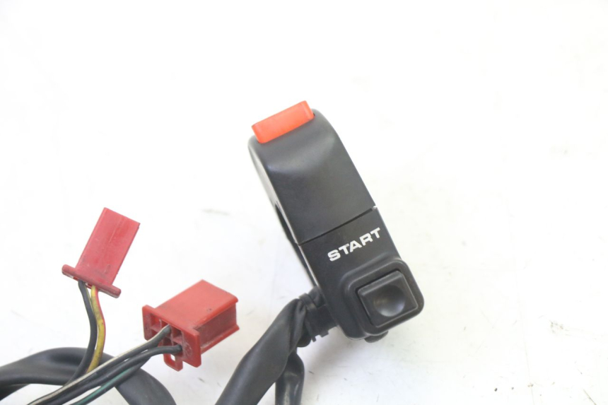 photo de RIGHT HANDLEBAR SWITCH HONDA CBR RR FIREBLADE 900 (1992 - 1994)