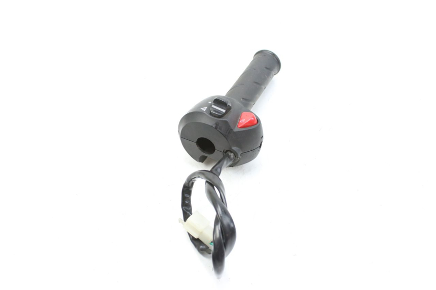 photo de RIGHT HANDLEBAR SWITCH PEUGEOT CITYSTAR 125 (2011 - 2017)