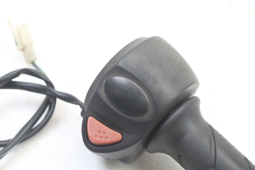 photo de RIGHT HANDLEBAR SWITCH PEUGEOT CITYSTAR 50 (2013 - 2017)
