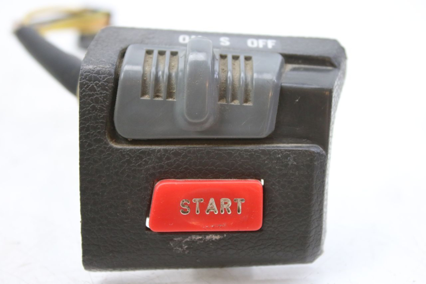 photo de RIGHT HANDLEBAR SWITCH SUZUKI CP 80 (1985 - 1996)