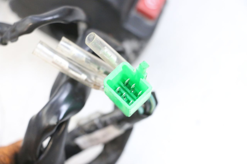 photo de RIGHT HANDLEBAR SWITCH SYM CROX 4T 50 (2016 - 2023) - Fixing points details