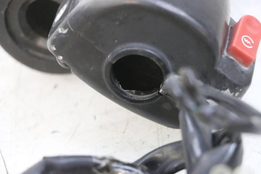 photo de RIGHT HANDLEBAR SWITCH SYM CROX 4T 50 (2016 - 2023) - Surface and material condition