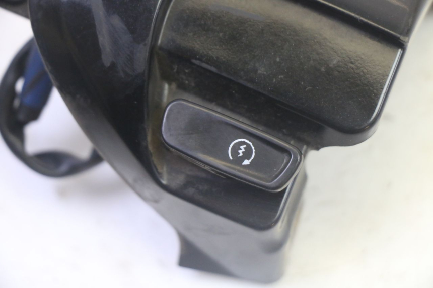 photo de RIGHT SWITCH YAMAHA CYGNUS X INJECTION 125 (2007 - 2013)