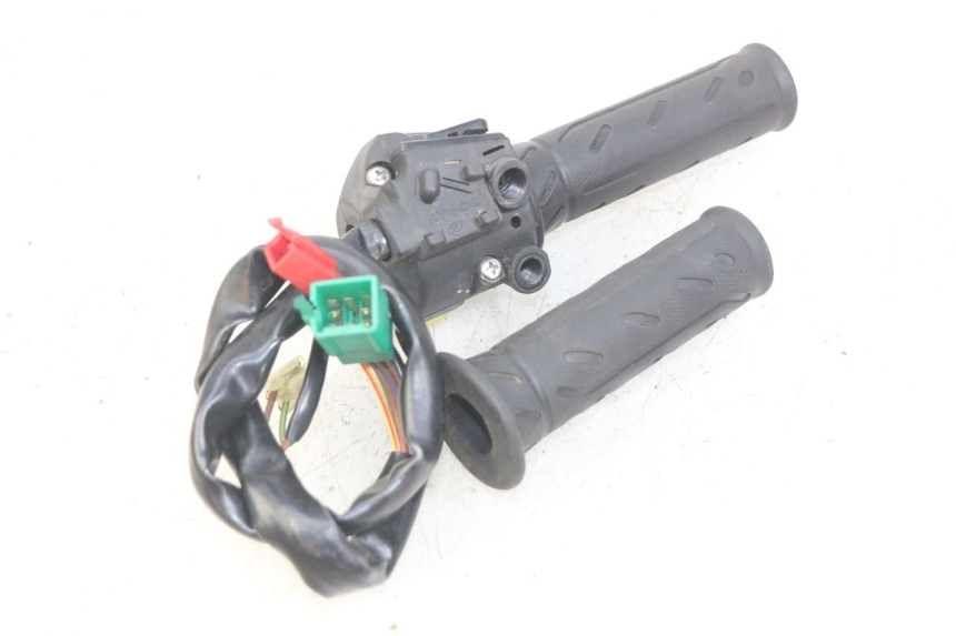 photo de RIGHT HANDLEBAR SWITCH KYMCO DOWNTOWN ABS 125 (2015 - 2017)